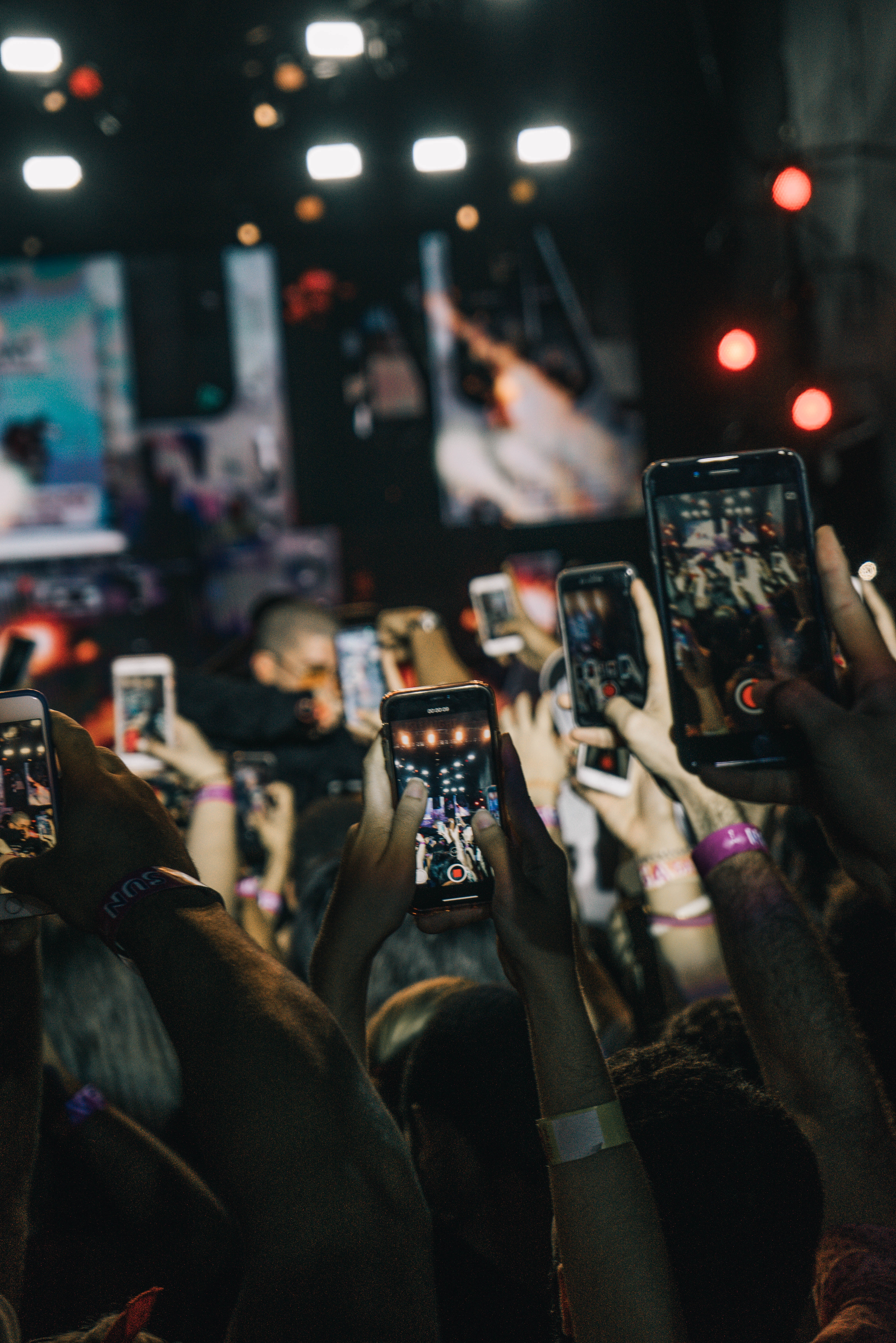 gian-cescon-637959-unsplash