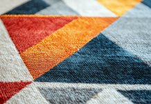 Wpływ lokalnych producentów wykładzin na rozwój ekologicznych trendów w branży wnętrzarskiej coniveo.pl - producenci wykładzin - Michalina.jpg