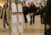 Jakie stojaki na ulotki sprawdzą się w miejscach o dużym ruchu easystand.pl - 158-jakie-stojaki-na-ulotki-sprawdza-sie-w-miejscach-o-duzym-ruc.webp
